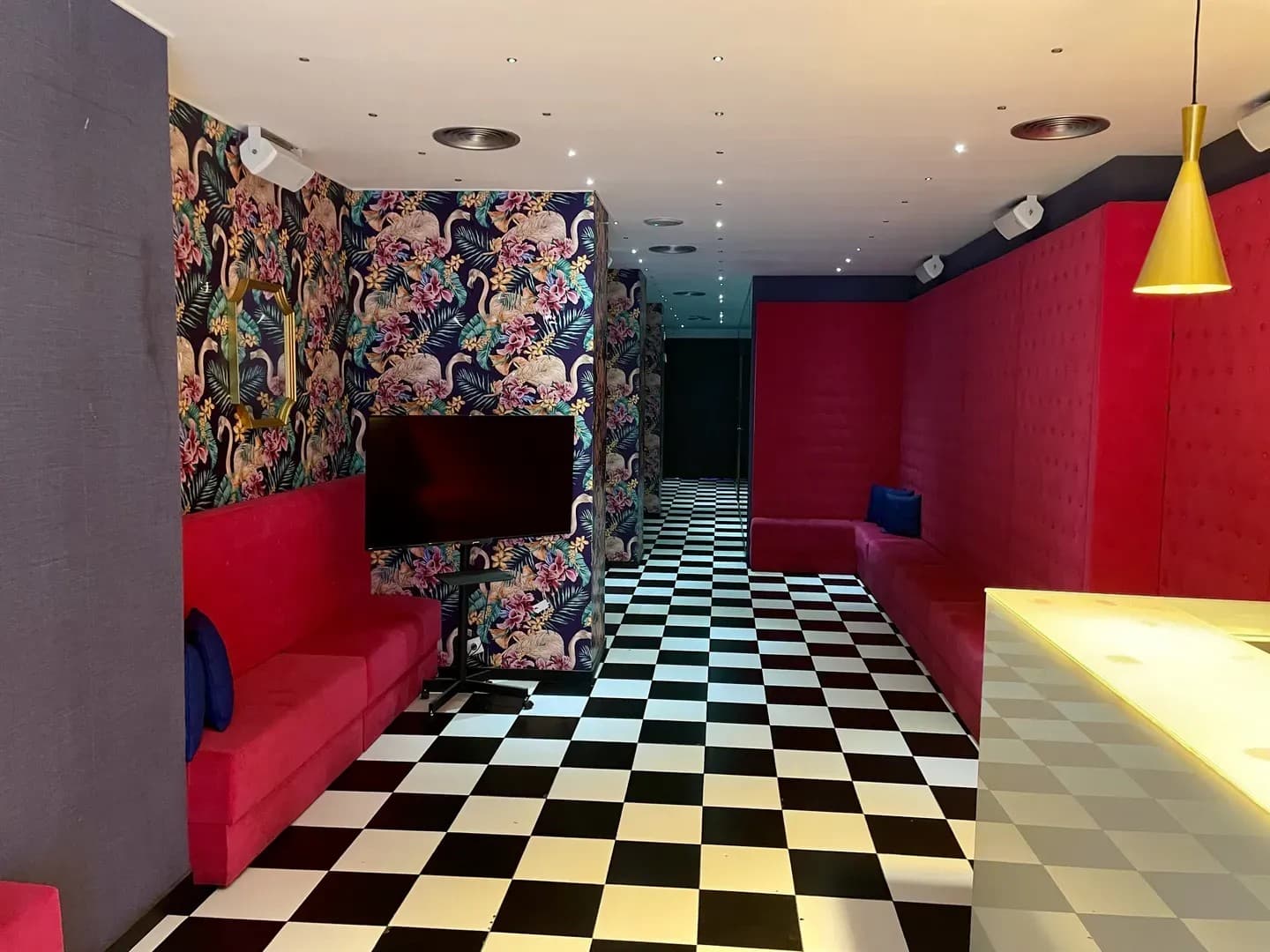 SHOWROOM FASHION BAR - imagen 10