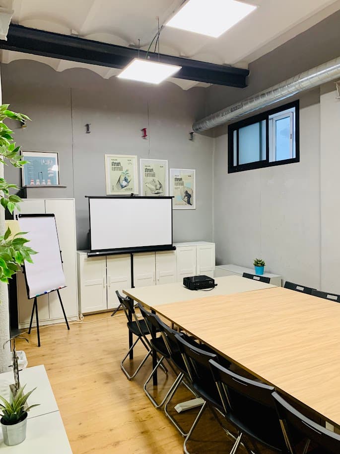 LA VACA COWORKING - SALA DE REUNIONES - imagen 6