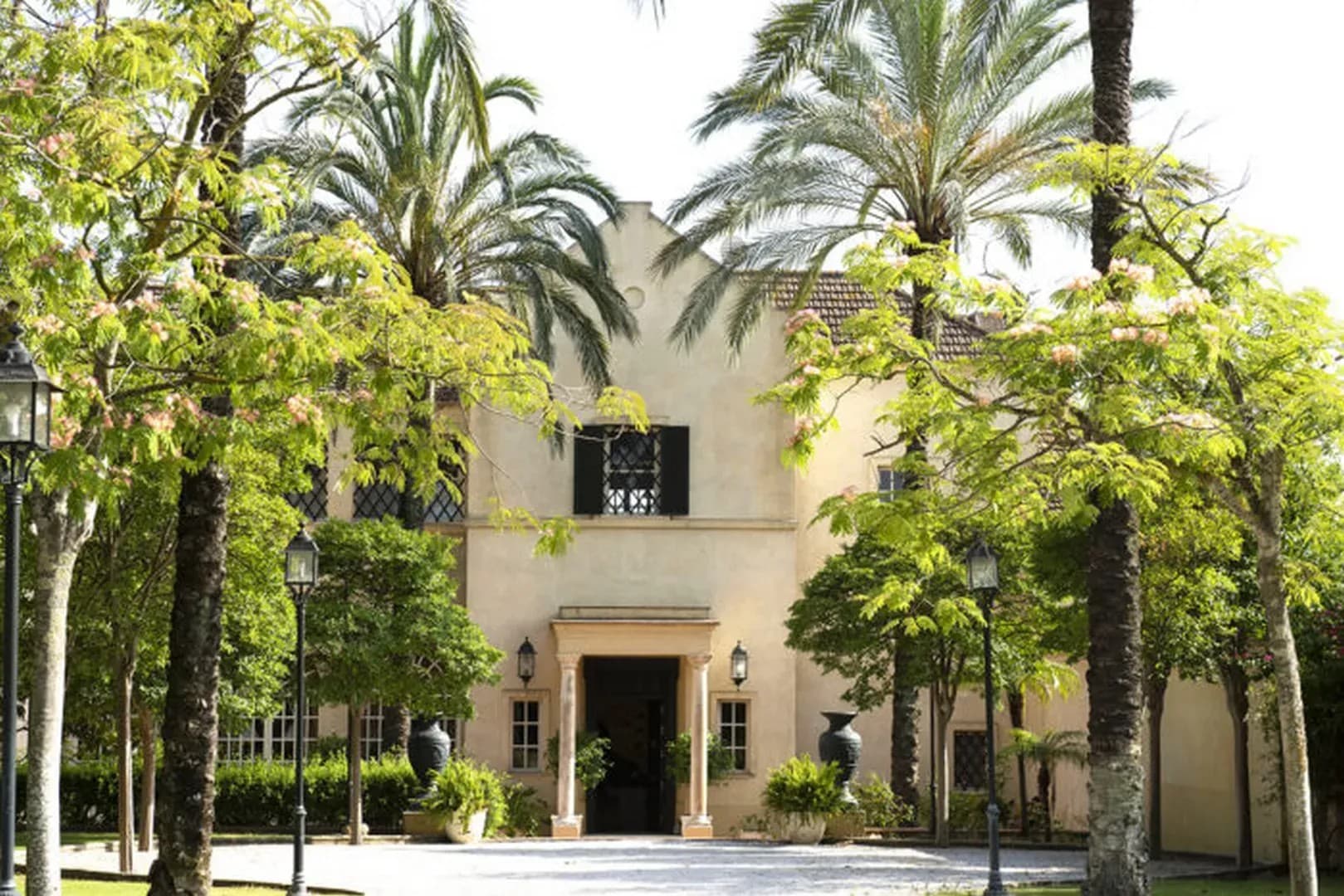 BELLA SOMBRA HOUSE