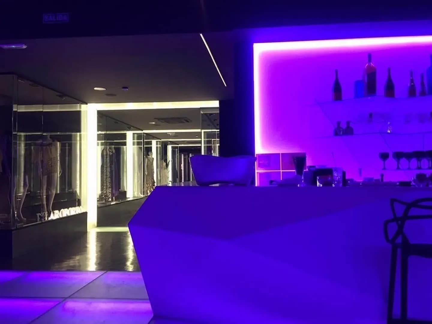 SHOWROOM FASHION BAR - imagen 7