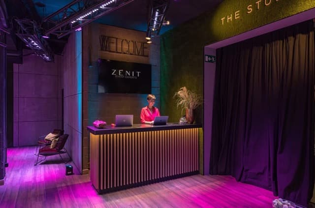 THE STUDIO - imagen 18