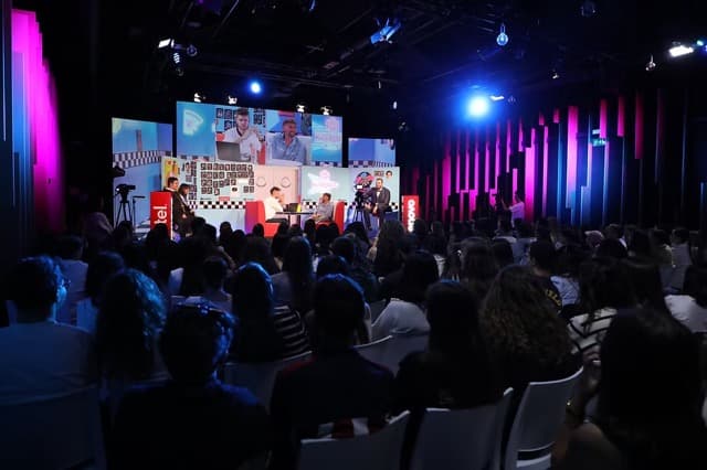 THE STUDIO - imagen 24