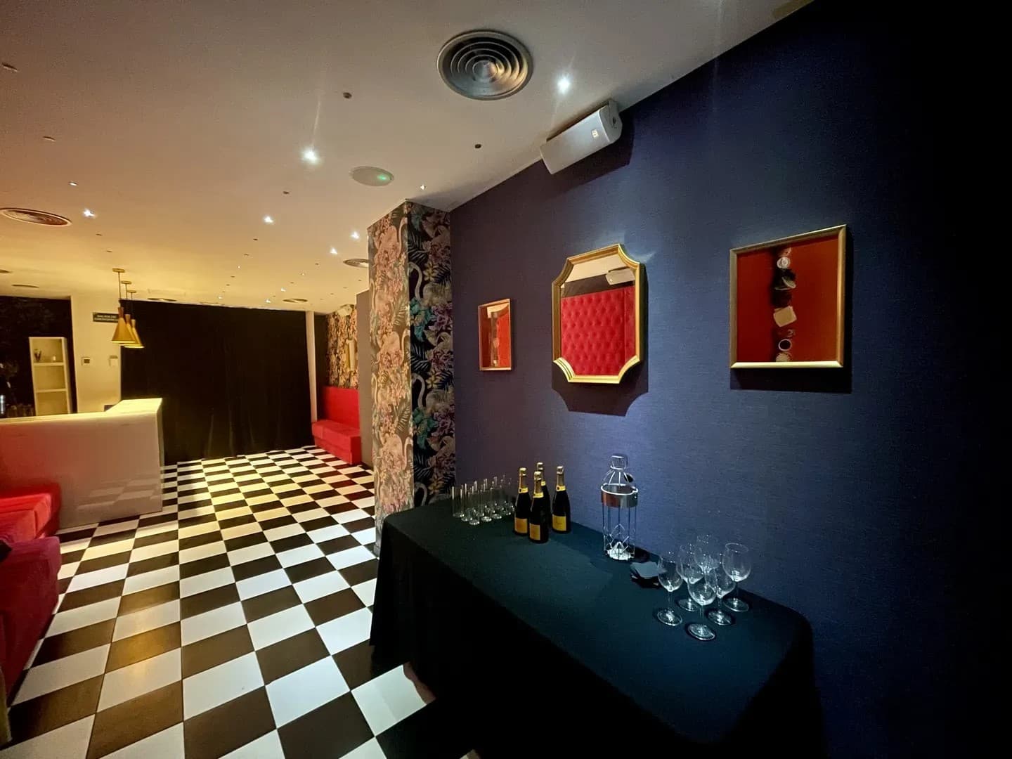SHOWROOM FASHION BAR - imagen 13