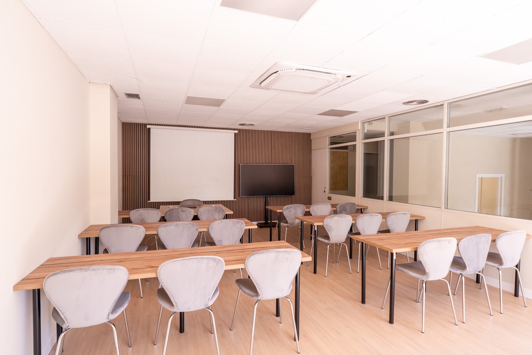 AULA FLASH & CLUB STUDIO - SEVILLA