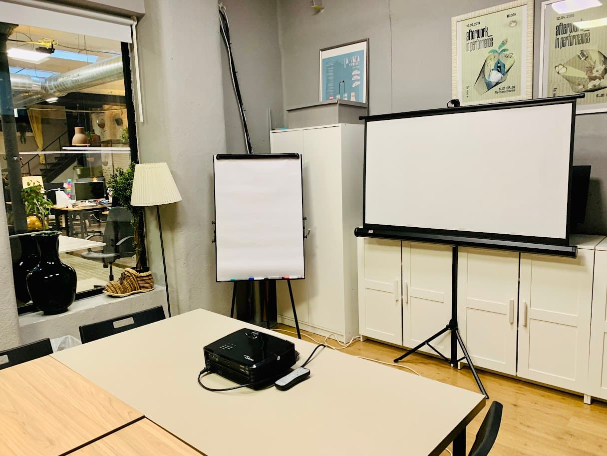 LA VACA COWORKING - SALA DE REUNIONES - imagen 7