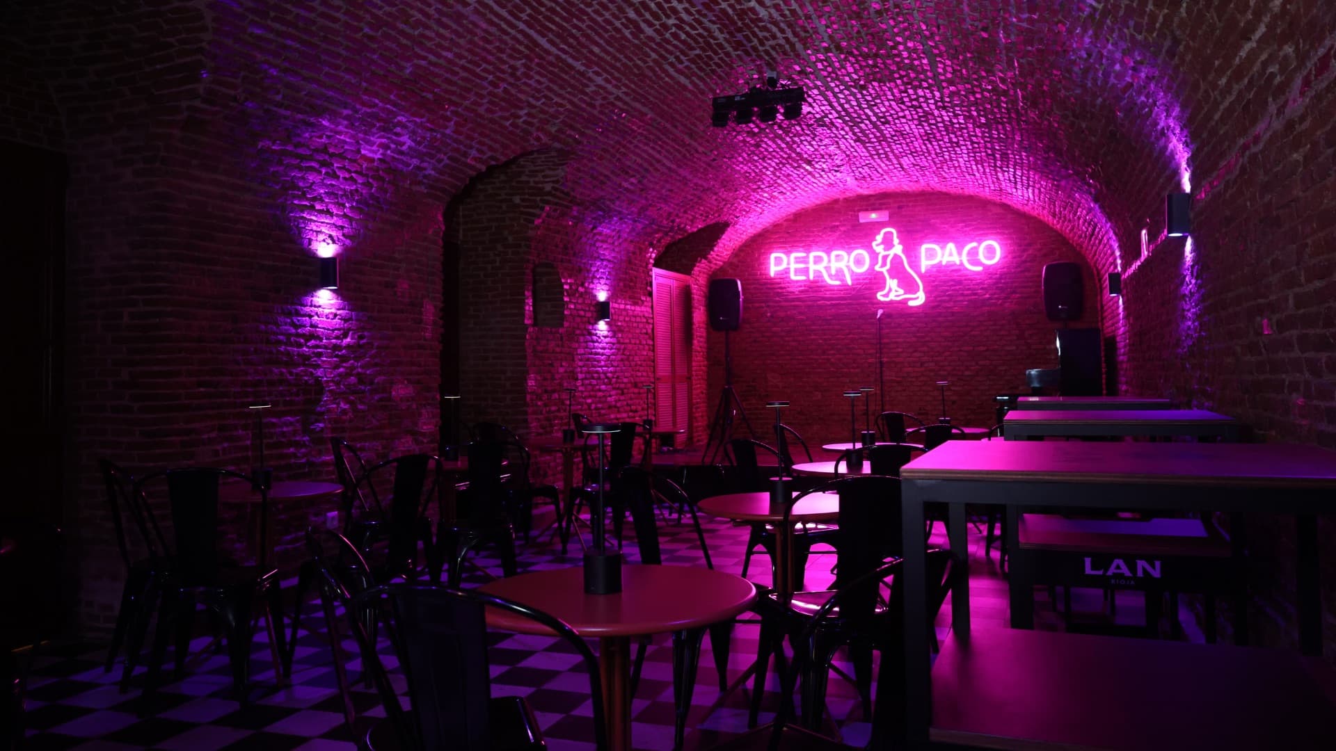 Perro Paco - Madrid