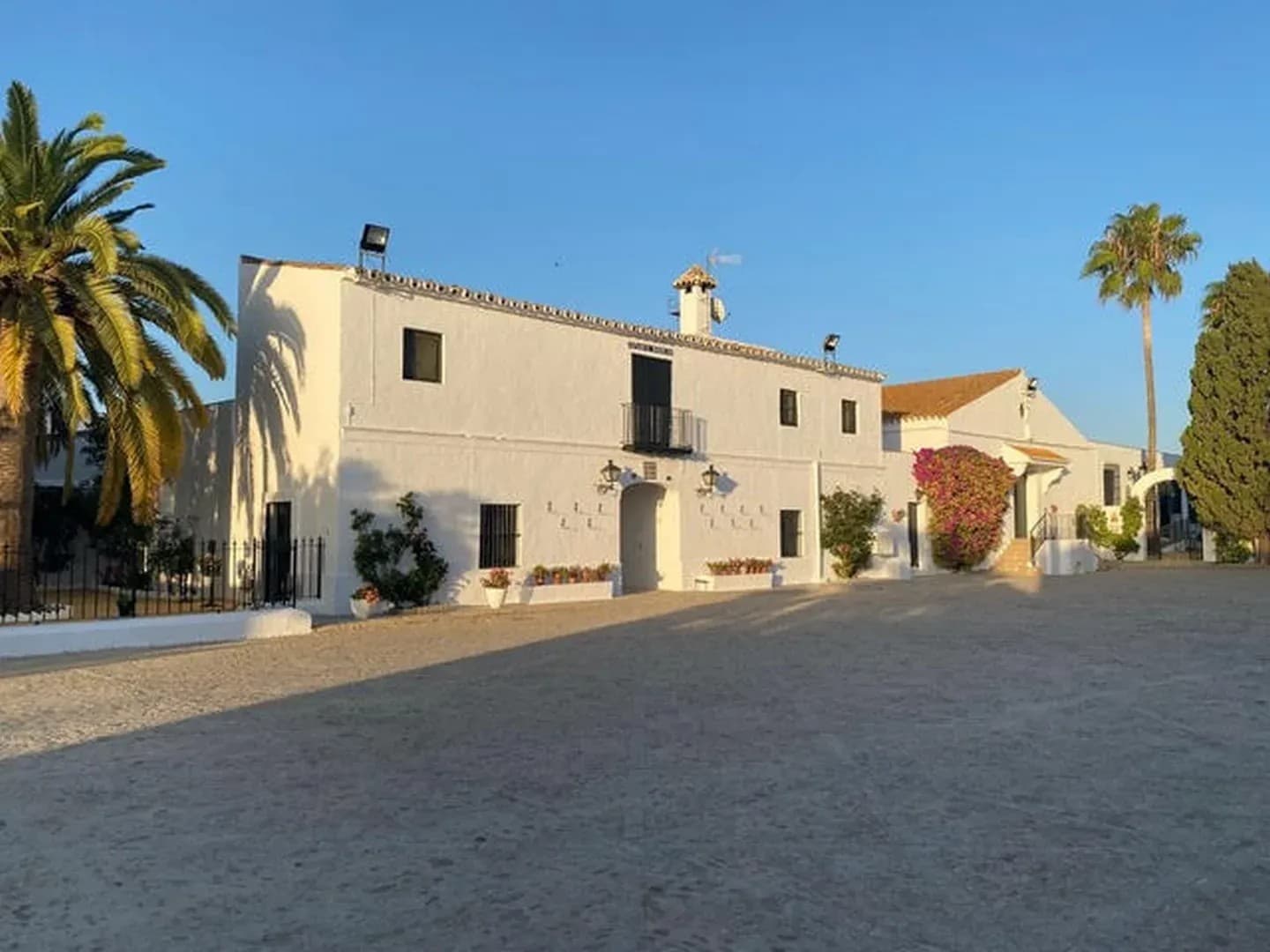 CORTIJO ESPANTA RODRIGO